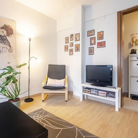 Flat With Balcony Near Bull Statue In Kadikoy Apartment Истанбул Екстериор снимка