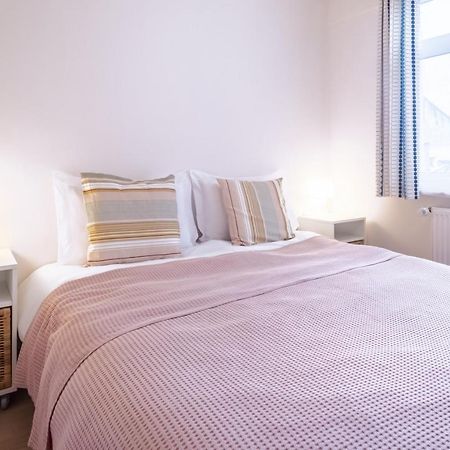 Flat With Balcony Near Bull Statue In Kadikoy Apartment Истанбул Екстериор снимка