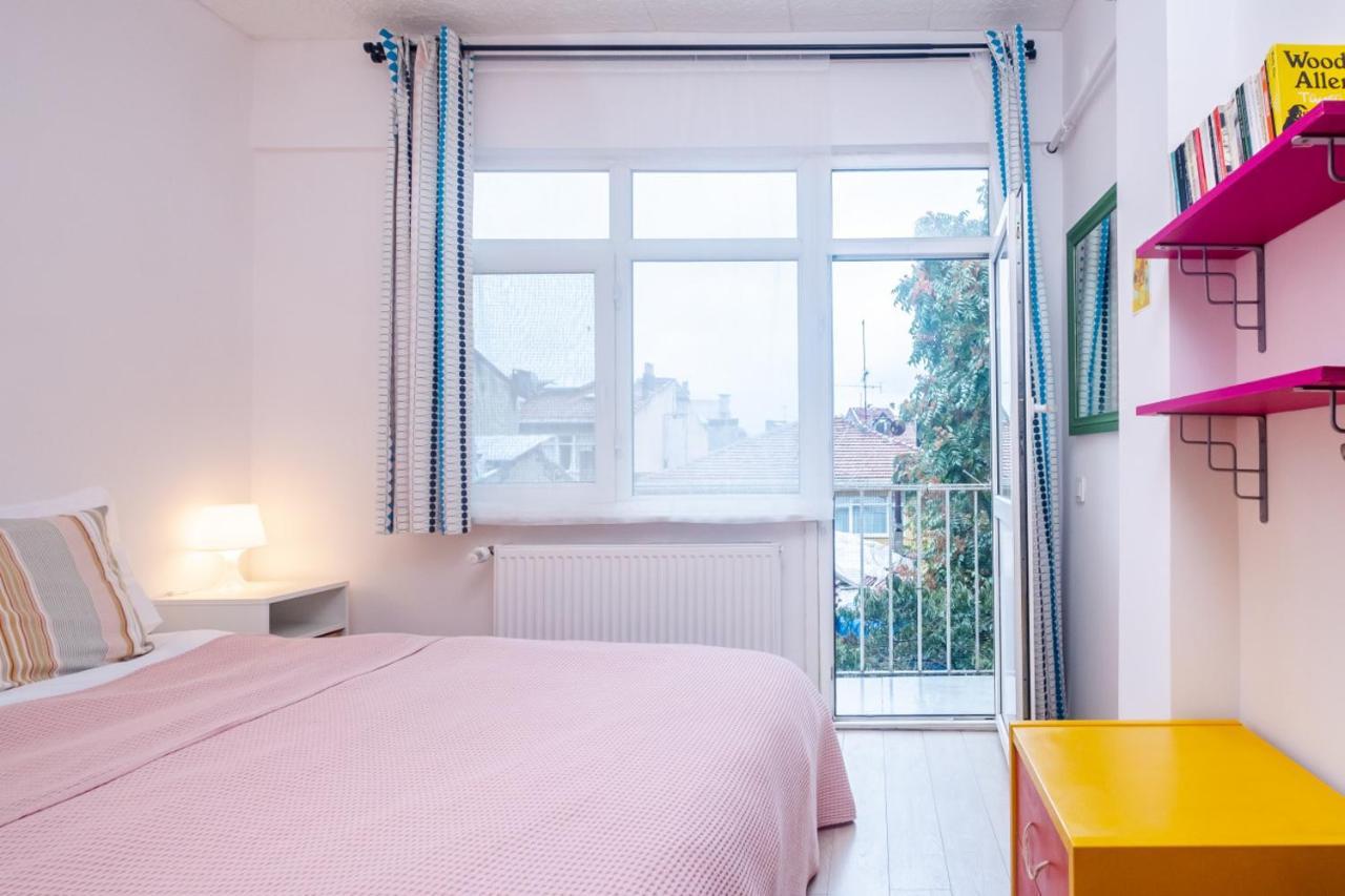 Flat With Balcony Near Bull Statue In Kadikoy Apartment Истанбул Екстериор снимка