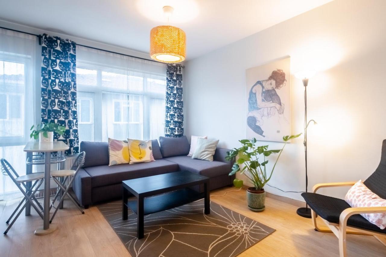 Flat With Balcony Near Bull Statue In Kadikoy Apartment Истанбул Екстериор снимка