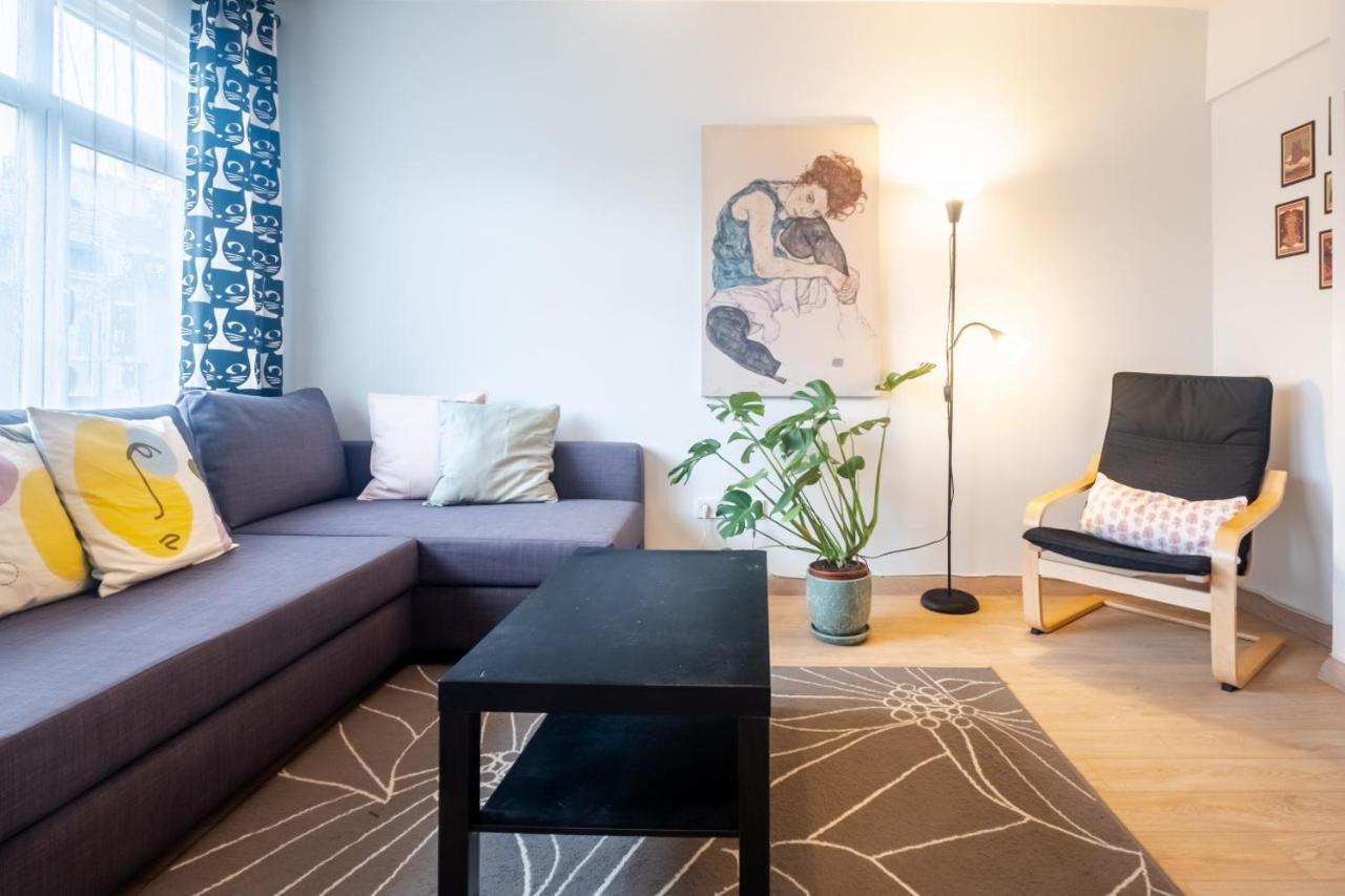Flat With Balcony Near Bull Statue In Kadikoy Apartment Истанбул Екстериор снимка