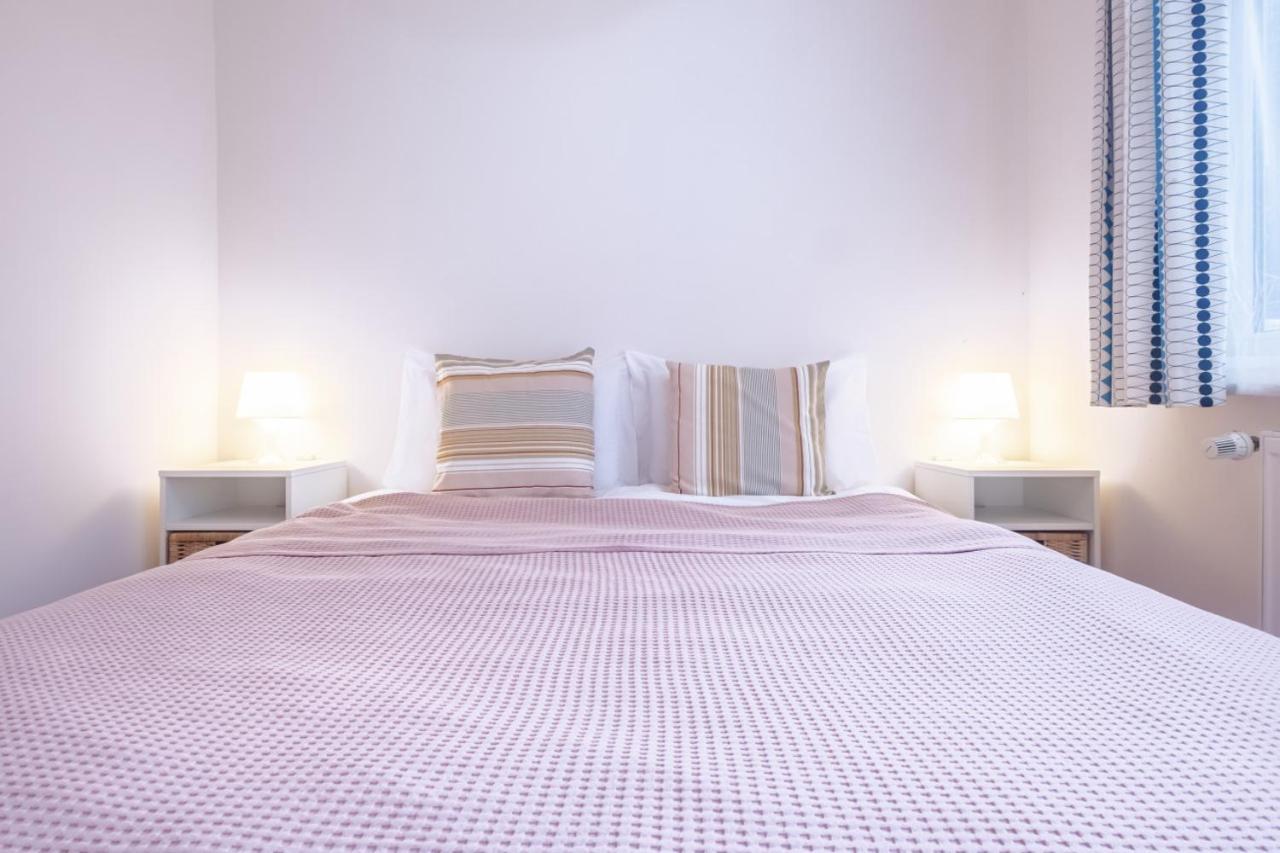 Flat With Balcony Near Bull Statue In Kadikoy Apartment Истанбул Екстериор снимка